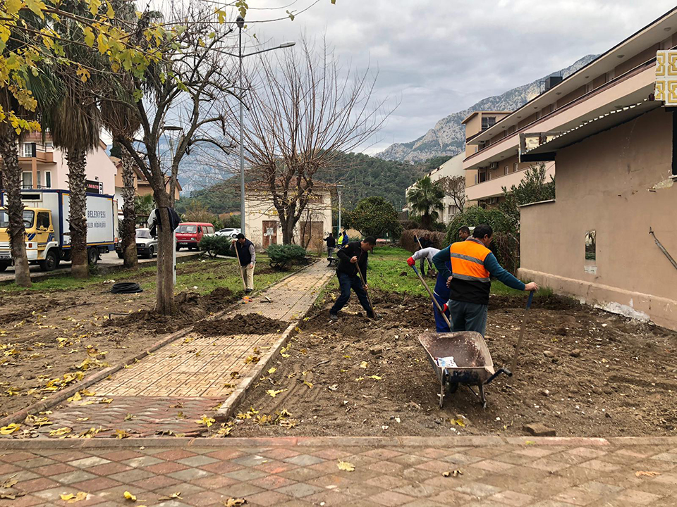 KEMER’E YENİ PARKLAR KAZANDIRILIYOR