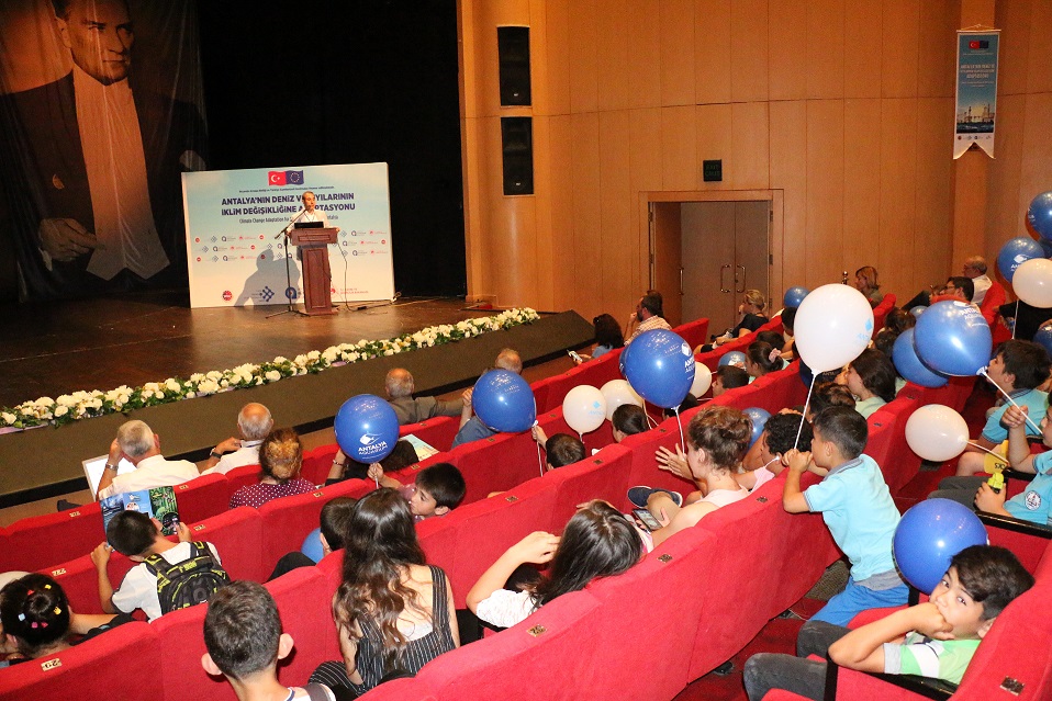 Antalya’da iklim değişikliğinin etkileri konuşuldu