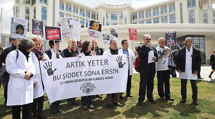 Sağlık çalışanları şiddete karşı sokağa çıktı: Acilen yasa istiyoruz