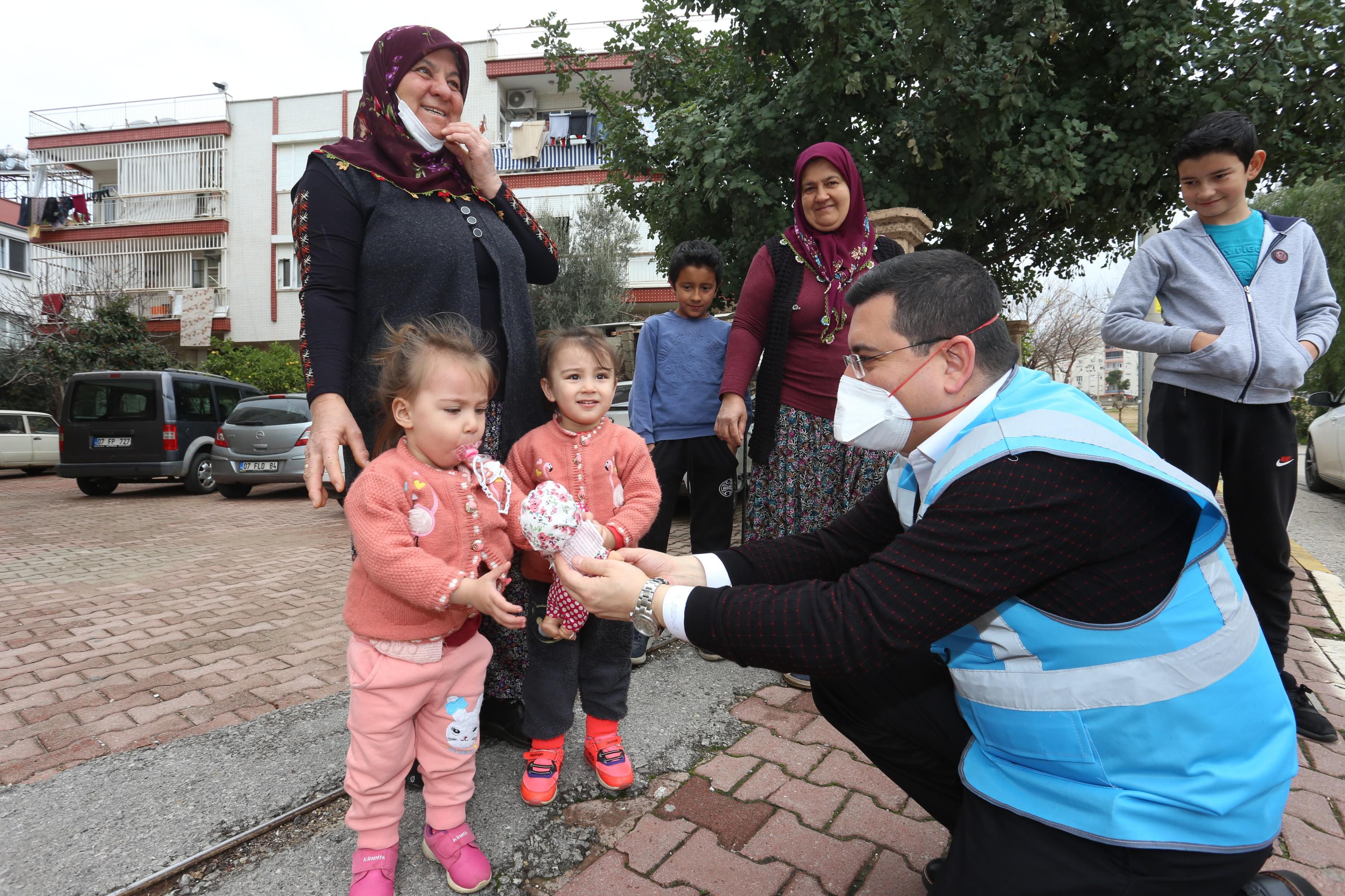 Tütüncü, Kepezli öğrencileri yalnız bırakmıyor  