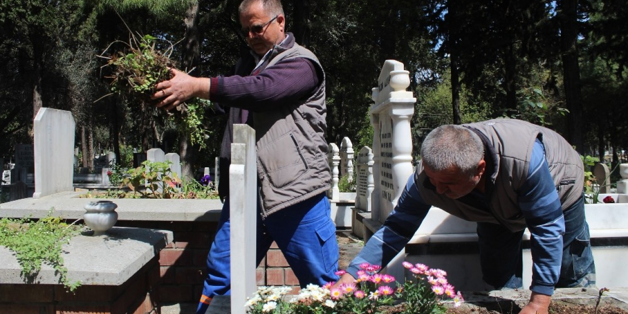 Antalya Uzaktan Mezar Bakım Hizmeti