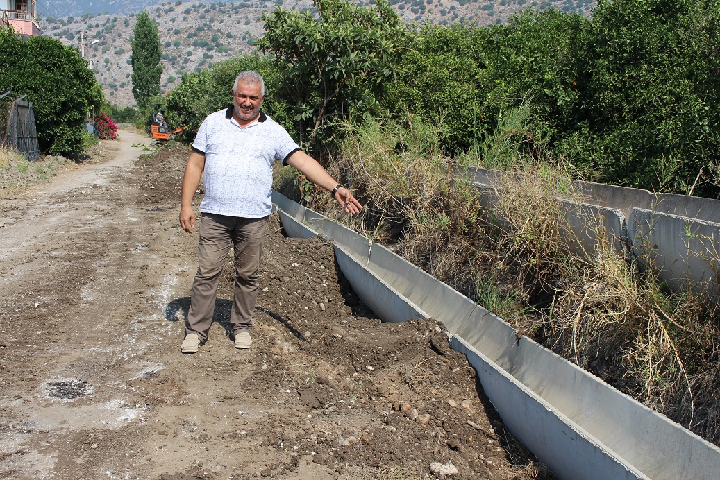 Kumluca ve Finike’de çiftçiye destek