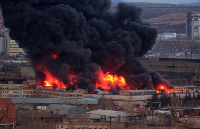 Rusya'da füze fabrikasında yangın