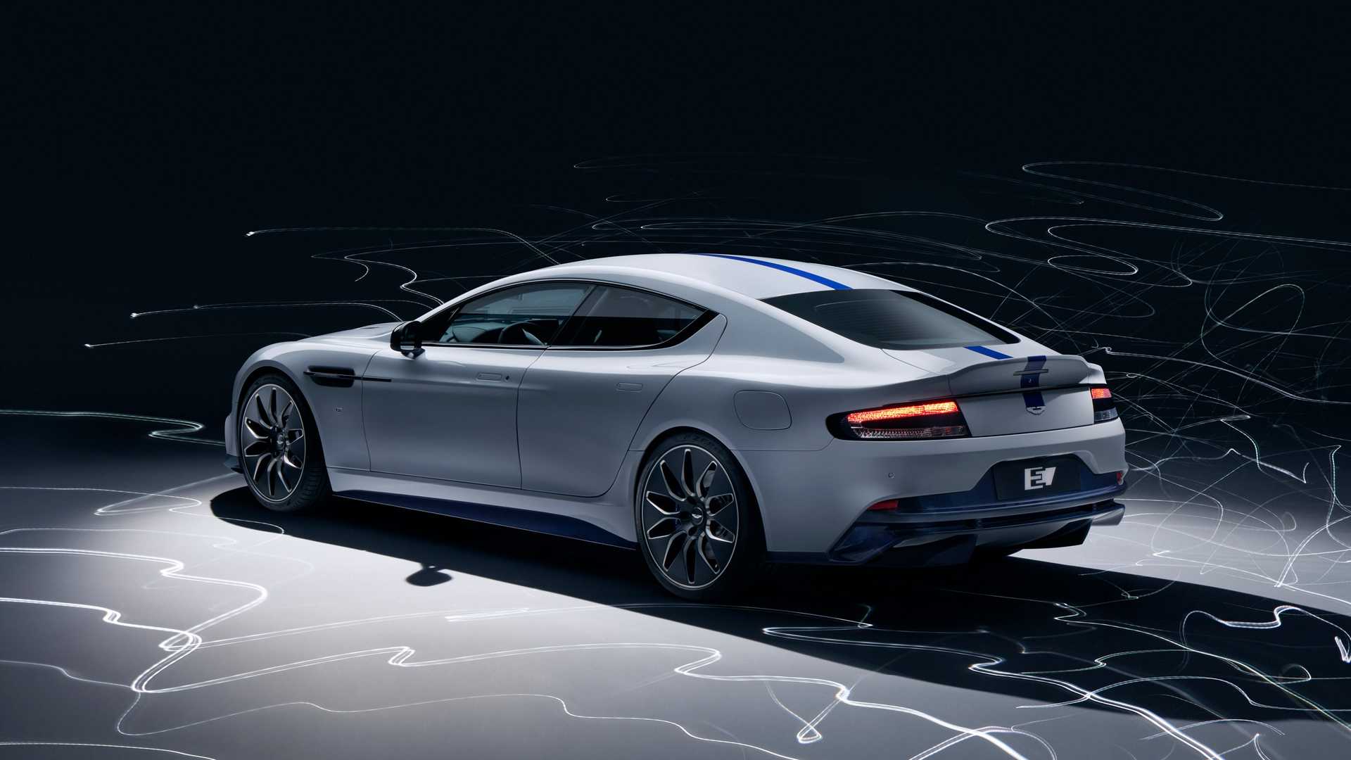 Aston Martin'in Elektrikli İlk Otomobili Rapide E, New York'ta Tanıtıldı