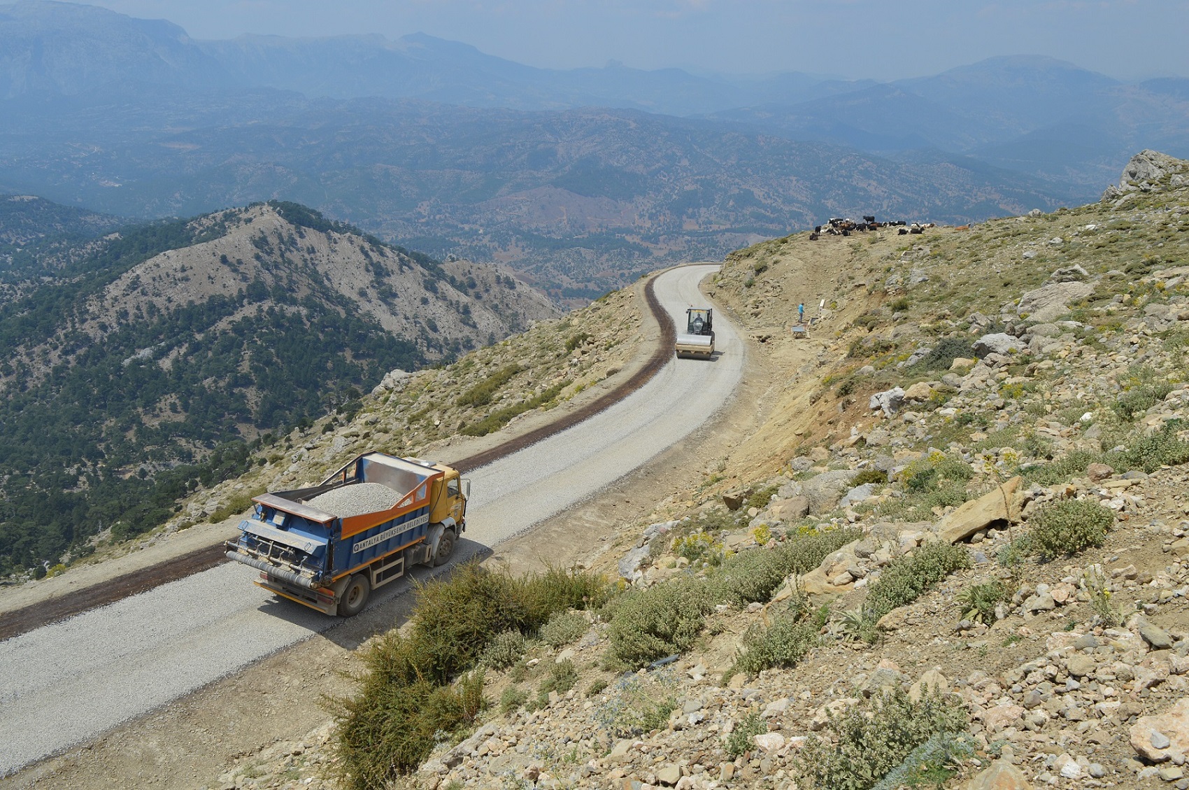 Konya, Isparta ve Antalya üçgenindeki Dumanlı Yayla yolu ilk kez asfaltlanıyor.