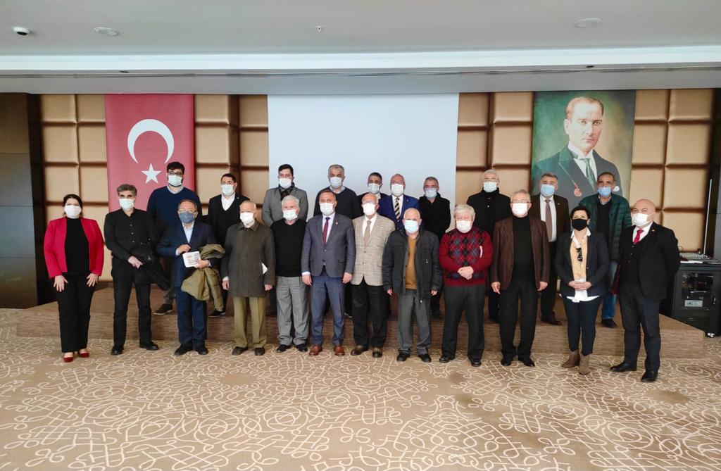 CHP’Lİ BAYAR PARTİNİN YAKIN GEÇMİŞİNİ BİR ARAYA GETİRDİ