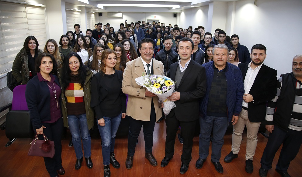 Başkan Turgay Genç mezun olduğu Çağlayan Lisesinin Kariyer Günleri’ne katıldı