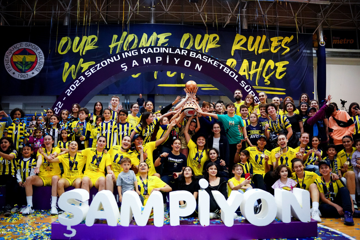 Kadınlar Basketbol Süper Ligi'nde şampiyon Fenerbahçe