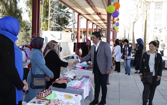 Başkan Genç, el emeği pazarında kadınların misafiri oldu