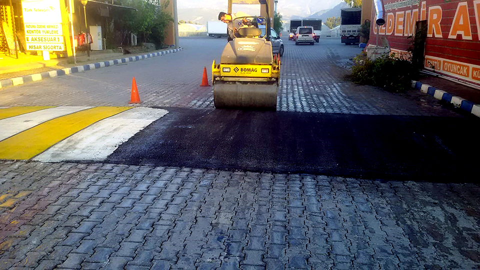 Kaş’ta okul önlerine hız kesici kasis