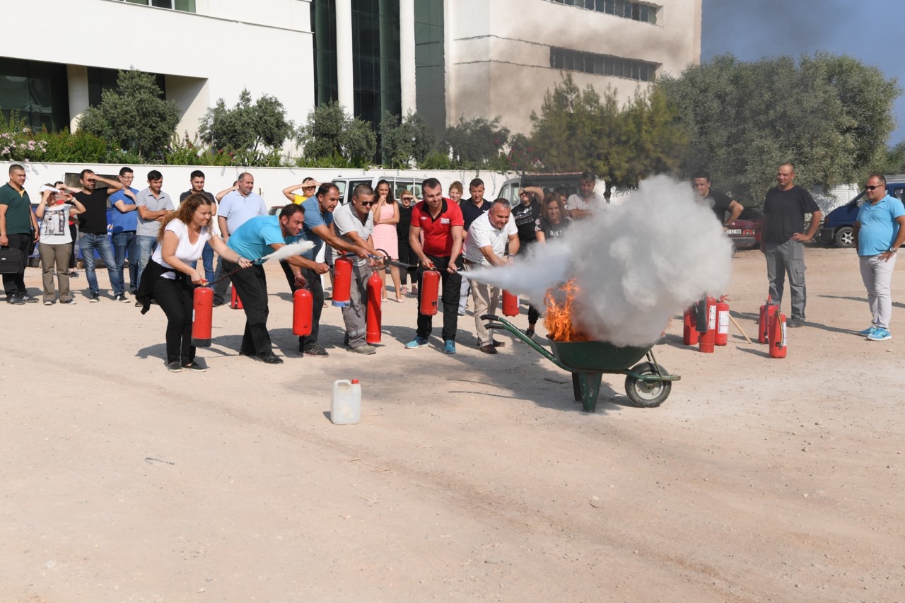 Konyaaltı Belediyesi personeline yangın eğitimi.